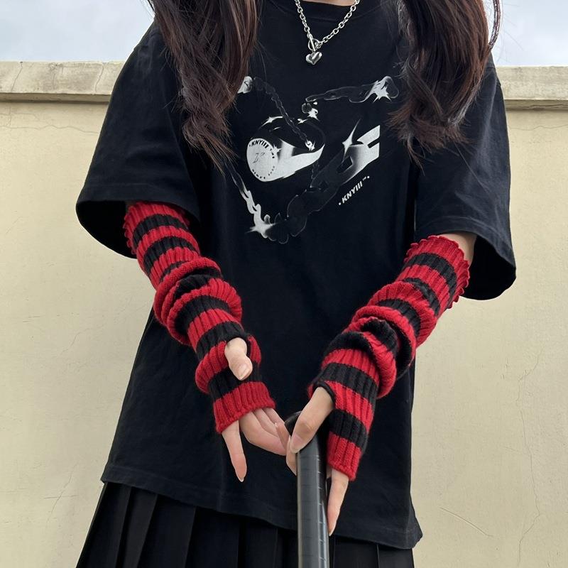 ถุงมือไหมพรมถักลายทางสไตล์โกธิ - Fingerless Glove Knit บทวิจารณ์และราคา